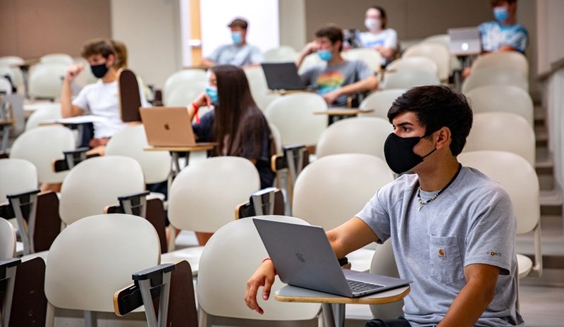 Cómo sanitizar recintos Educacionales eficazmente