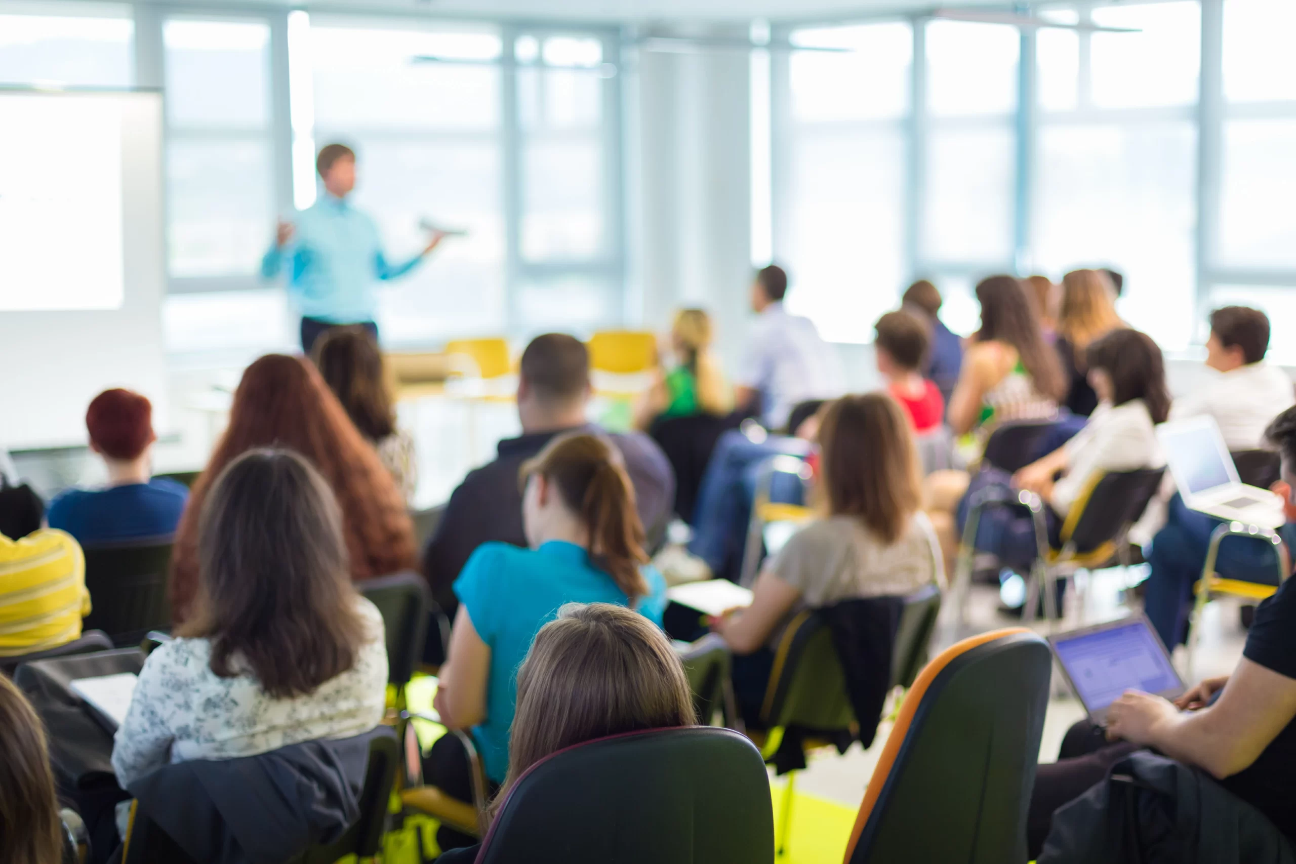 Purificación de aire para colegios, universidades y centros educativos con tecnología SurGlobal Odorox