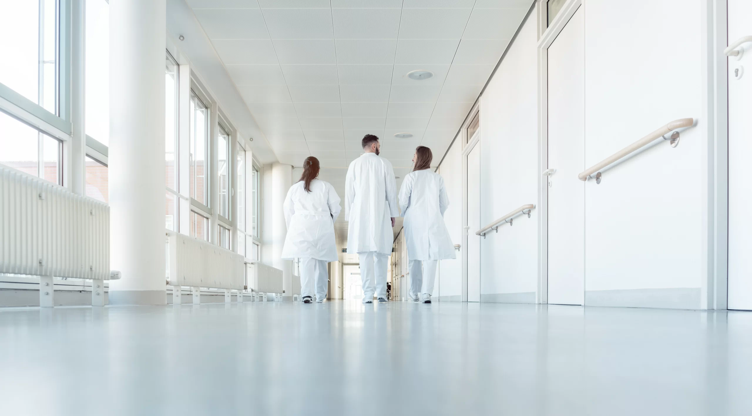 Purificación de aire para quirófanos y áreas críticas de centros de salud