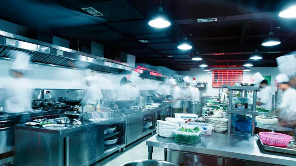 Nueva ley en restaurantes en Chile: menos plástico, más desafíos… ¿y el efecto real?